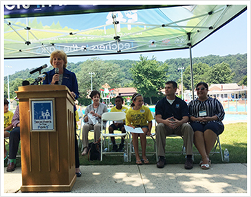 Senator Judy Schwank Teachers speaks at the Parks rally