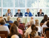 5 de septiembre de 2018: La senadora estatal Judy Schwank organizó una conferencia gratuita para padres que envejecen en el Centro de Conferencias McGlinn.