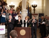 October 1, 2018 – Senator Judy Schwank  joins the PA Coalition Against Domestic Violence to honor those who lost their lives to domestic violence in 2017.