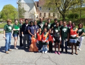 27 de abril de 2013: En el parque de la ciudad de Reading, la senadora Judy Schwank dirigió a más de 30 estudiantes voluntarios y líderes de la comunidad en la recogida de casi cuarenta bolsas de basura y escombros. Estudiantes en representación del Key Club y el Ecology Club de la Reading High School, la Penn State Berk&#039;s Society of Women Engineers,