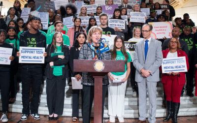 Los senadores estatales John Kane y Judy Schwank, y el representante Napoleon Nelson presentan proyectos de ley para llevar las Jornadas de Salud Mental de los Estudiantes a Pensilvania